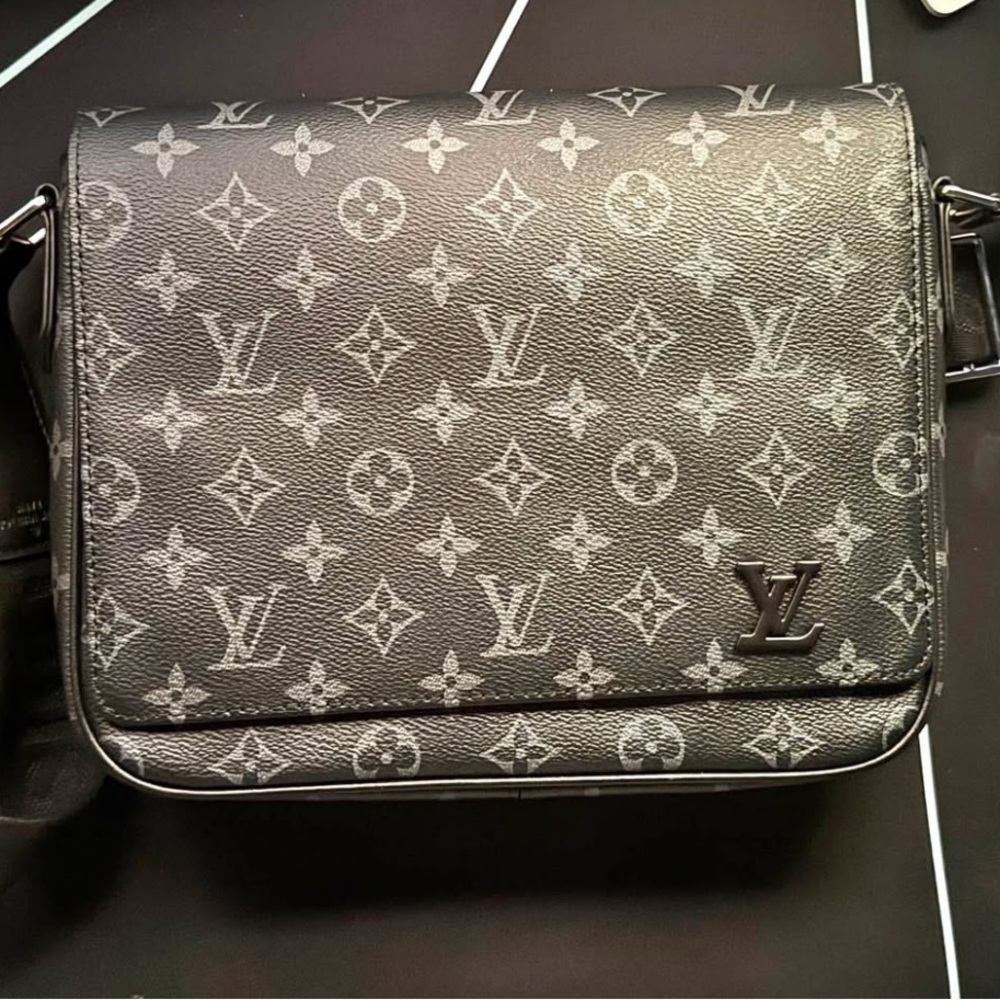 Louis Vuitton Monogram Messenger Bag